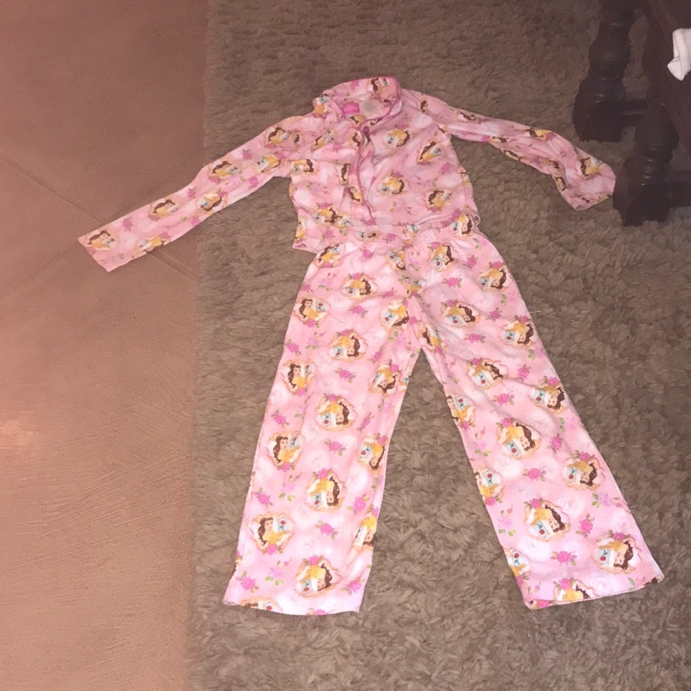 Girl’s pajamas
